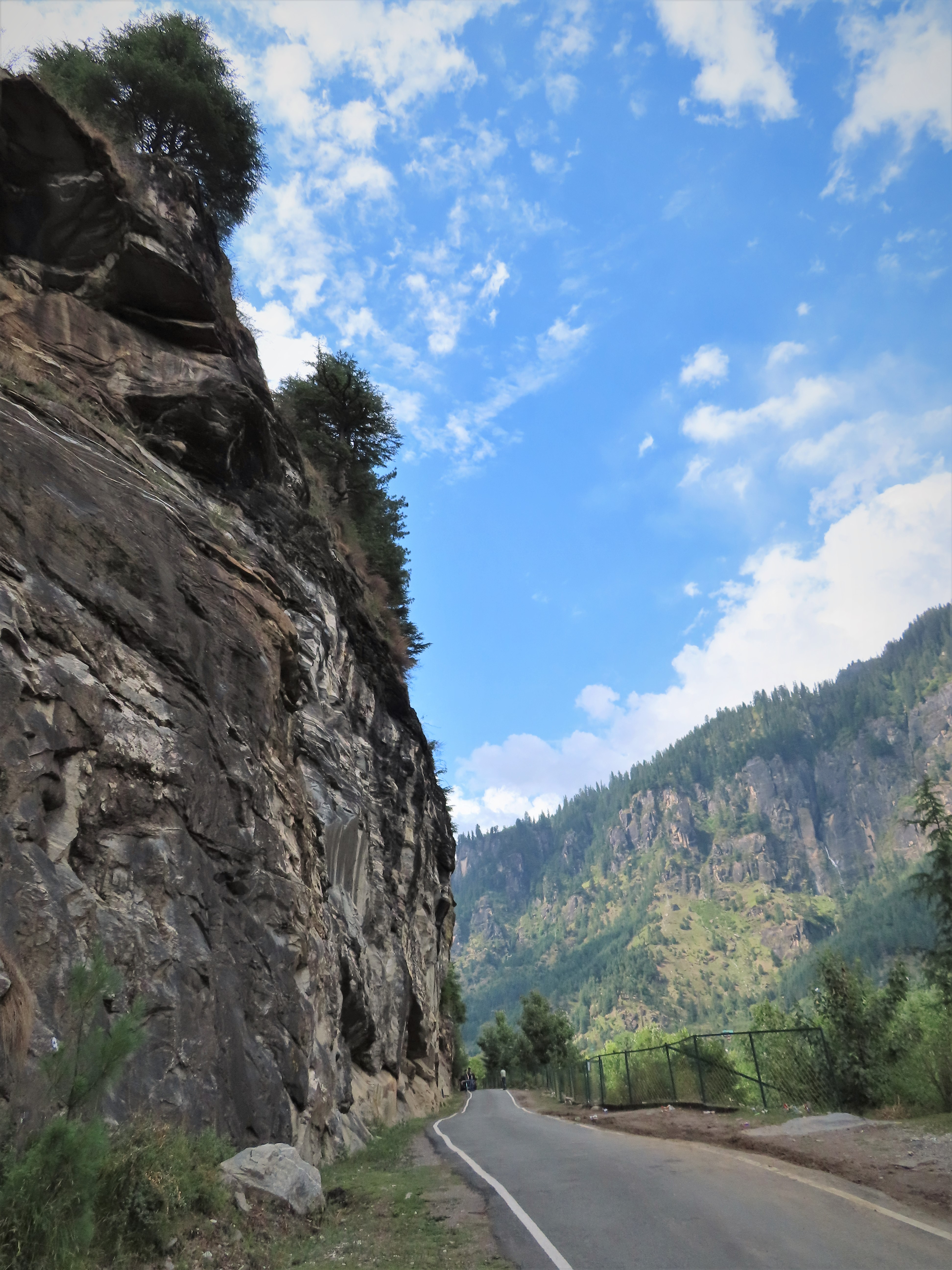 Goshal road in the direction from Manali to Goshal, northern India.